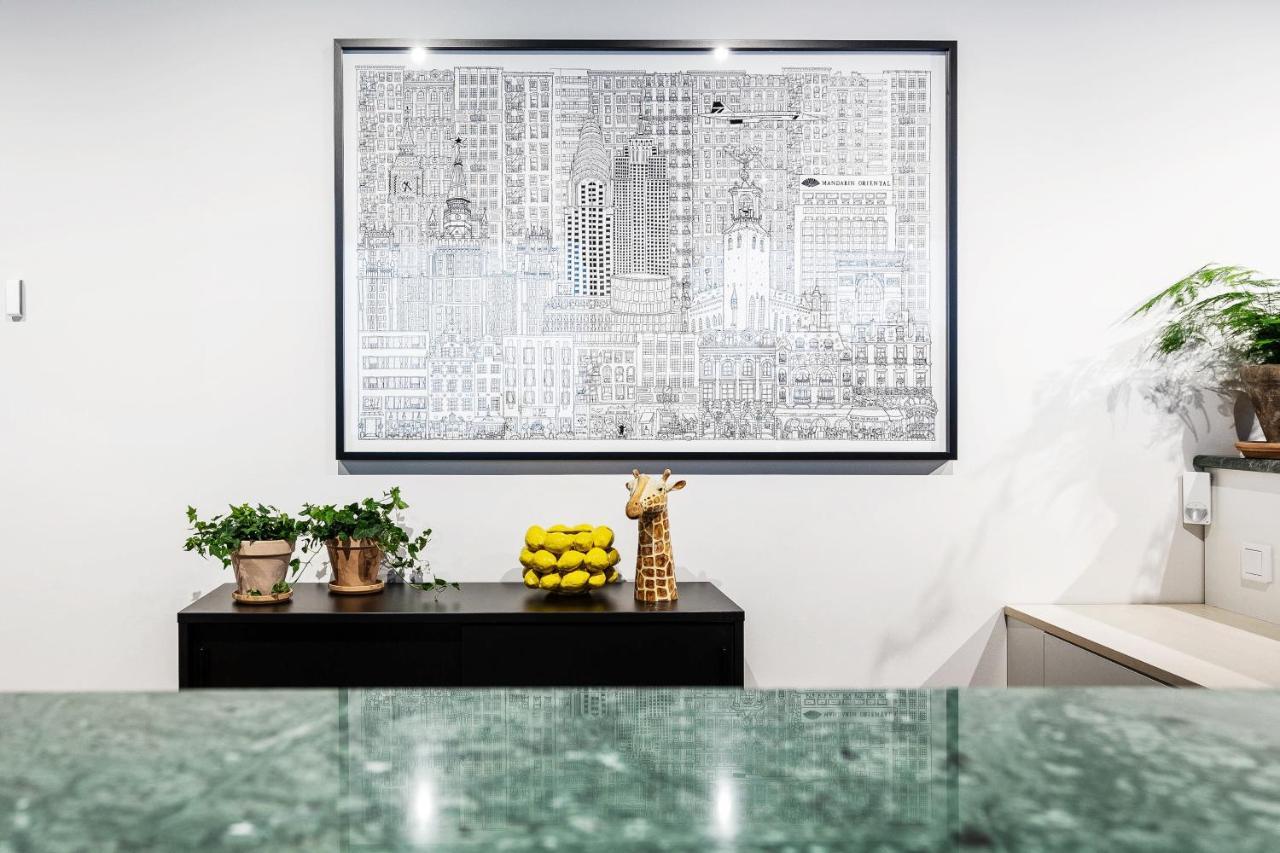 Biz Apartment Bromma Stockholm Luaran gambar A work by the artist